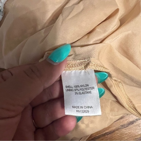 NEW Tularosa Tess Floral Embroidered Ruffle Puff Sleeve Mini Dress Sz L - Picture 12 of 16